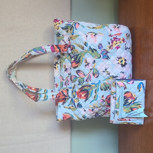 Vera Bradley Multi Strap Crossbody & RFID Riley Wallet Bundle - Sea Air Floral - Picture 2 of 4